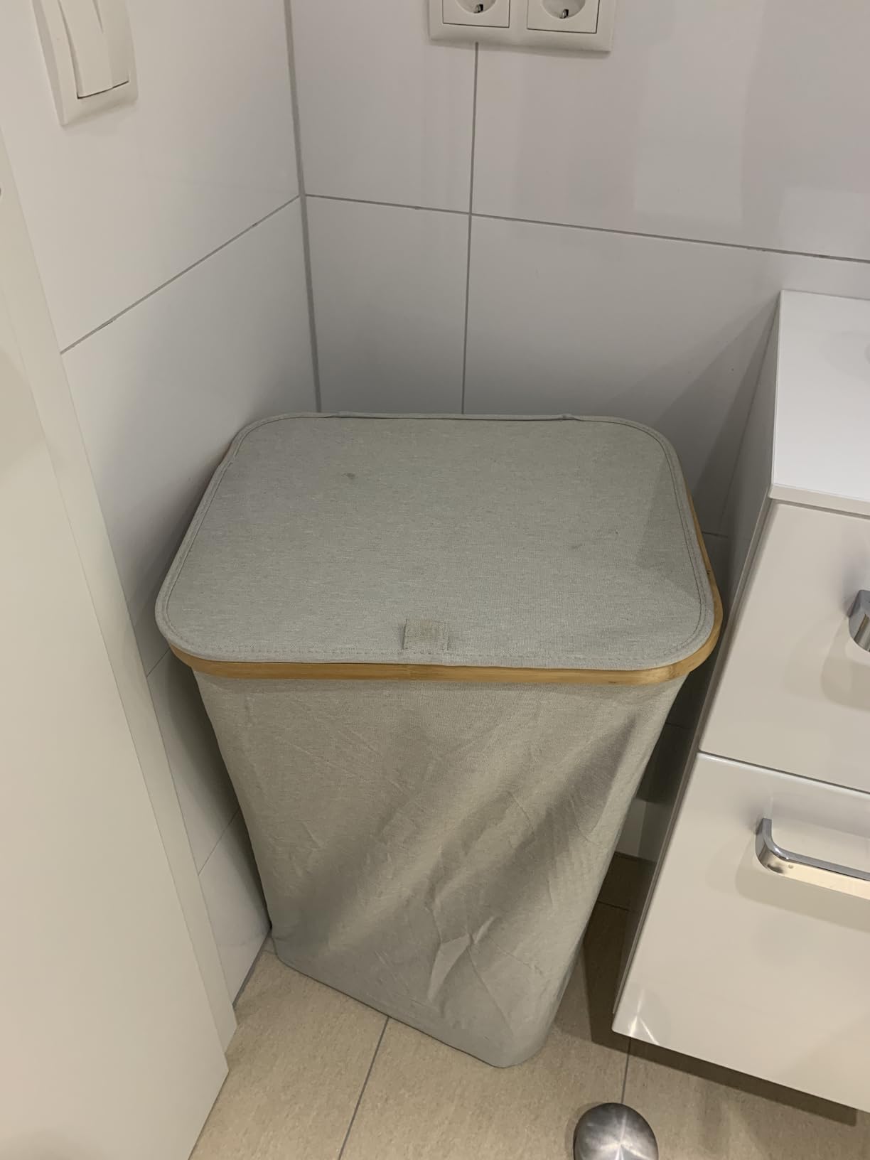 Schmal und unauffällig